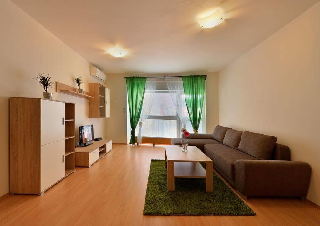 Twin City Rooftop By Ambiente Bratislava Luaran gambar